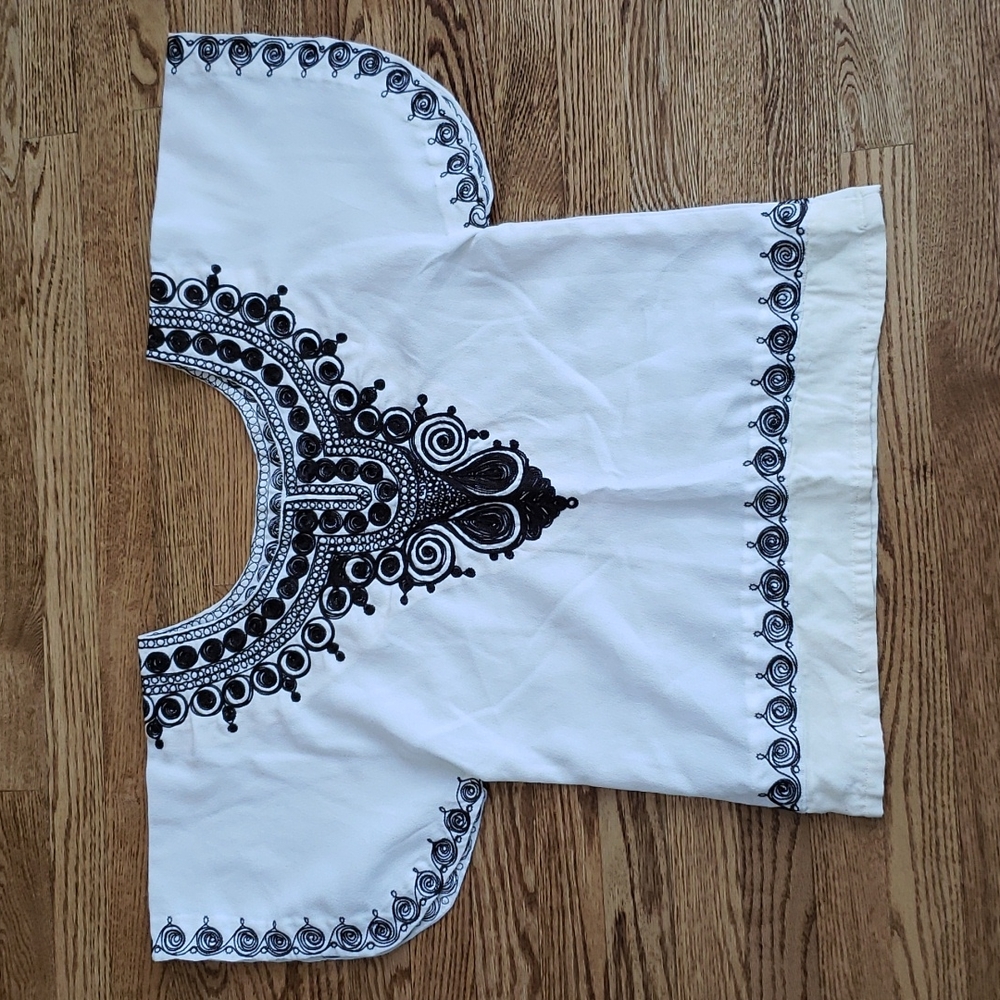 (M) Bohemian Embroidered Flowy Blouse Cottagecore Summer Vacation Travel Coastal